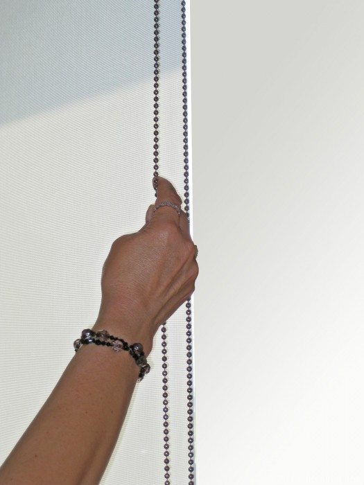 solar shade bead chain provides easy lifting and lowering