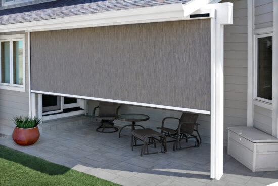 Oasis 2900 Retractable Insect Shade with Solar-Powered wireless battery motor